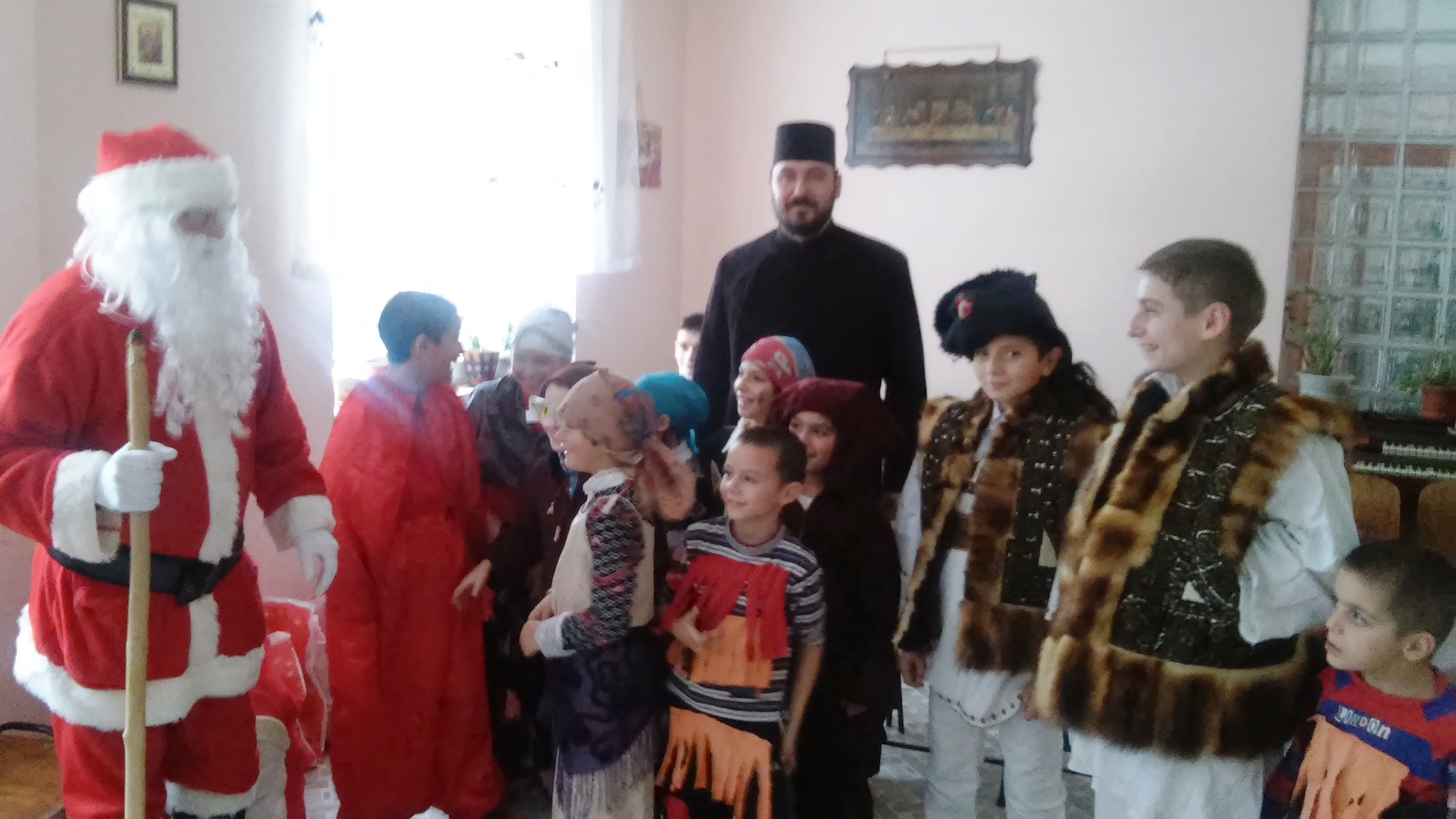 „Tradiţii şi obiceiuri nemuritoare“ la Centrul „Visătorii“