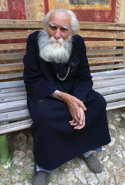 Sfântul Nicolae sare mereu în ajutorul celor care-l cheamă în rugăciune Sfântul Nicolae sare mereu în ajutorul celor care-l cheamă în rugăciune