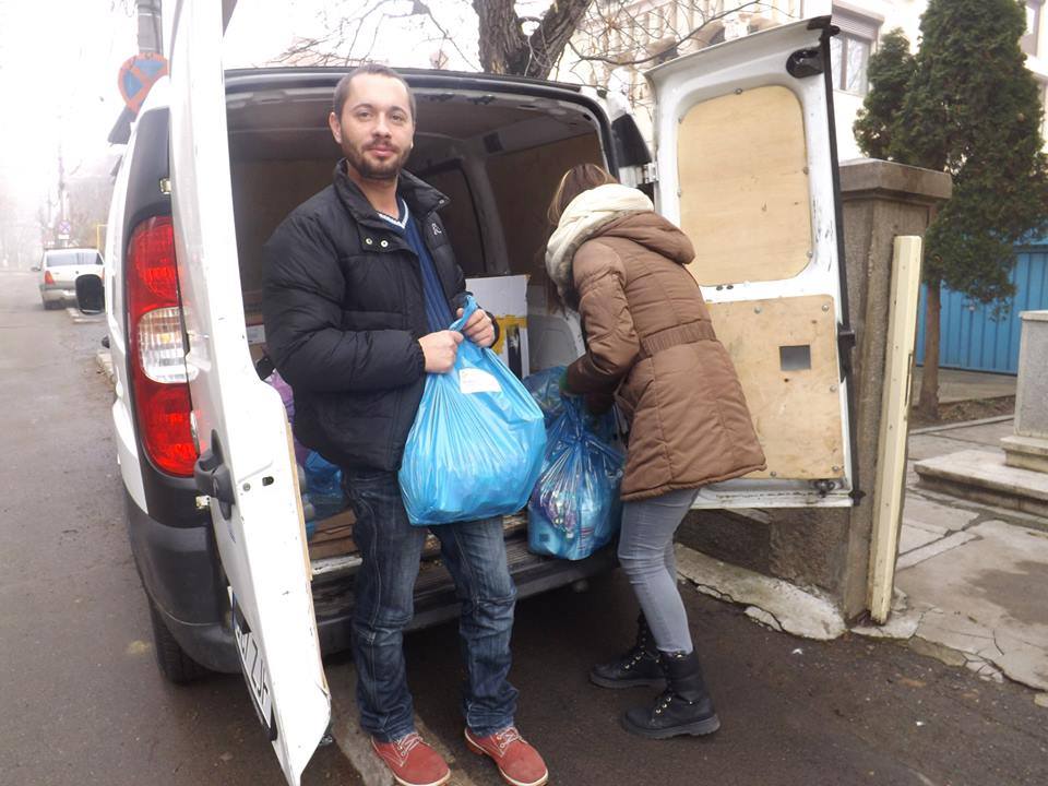 Campania „Copiilor săraci cine le oferă daruri?“ a ajuns la final