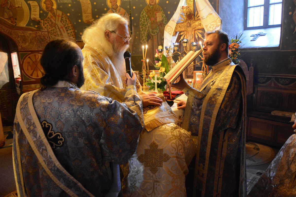 Liturghie arhierească la Biserica „Sfântul Andrei“ din Iaşi