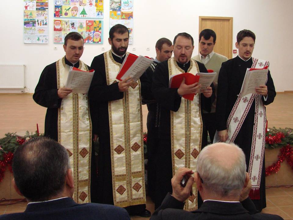 Liturghie şi colind la Girov