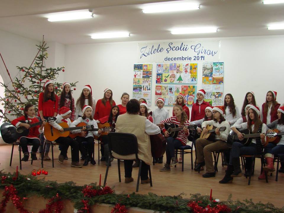 Liturghie şi colind la Girov