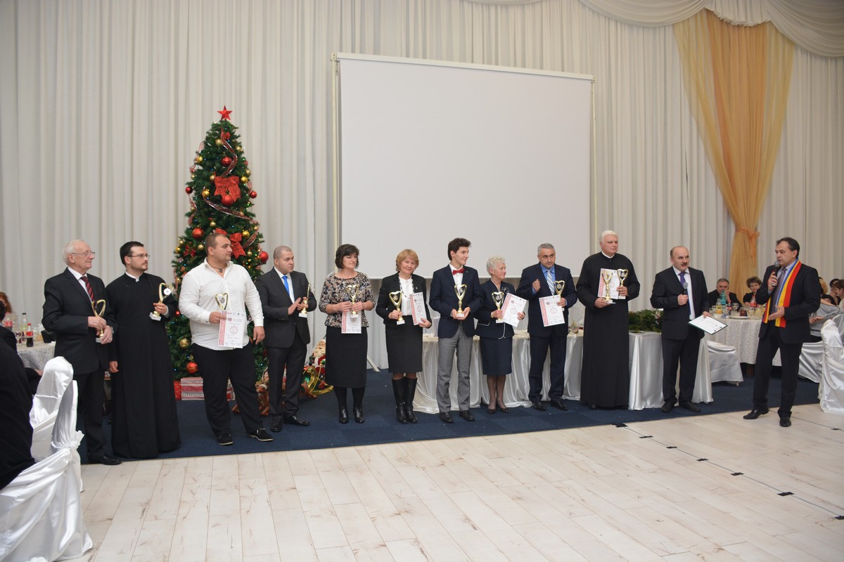 Preoţi suceveni, premiaţi în cadrul unei gale Preoţi suceveni, premiaţi în cadrul unei gale