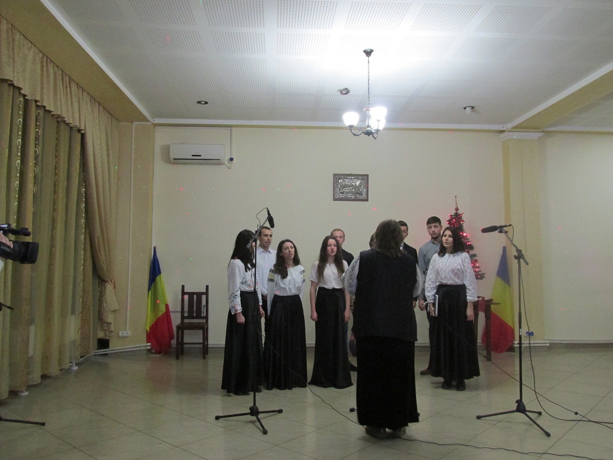 Copiii şi tinerii din părţile Belceştiului au vestit Naşterea Domnului