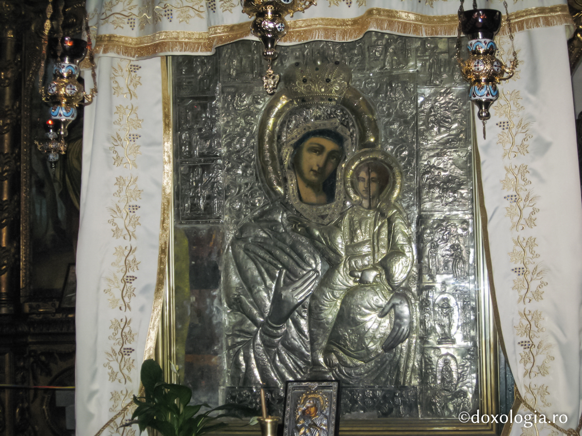 Icoana de argint a Maicii Domnului de la Mănăstirea Frumoasa