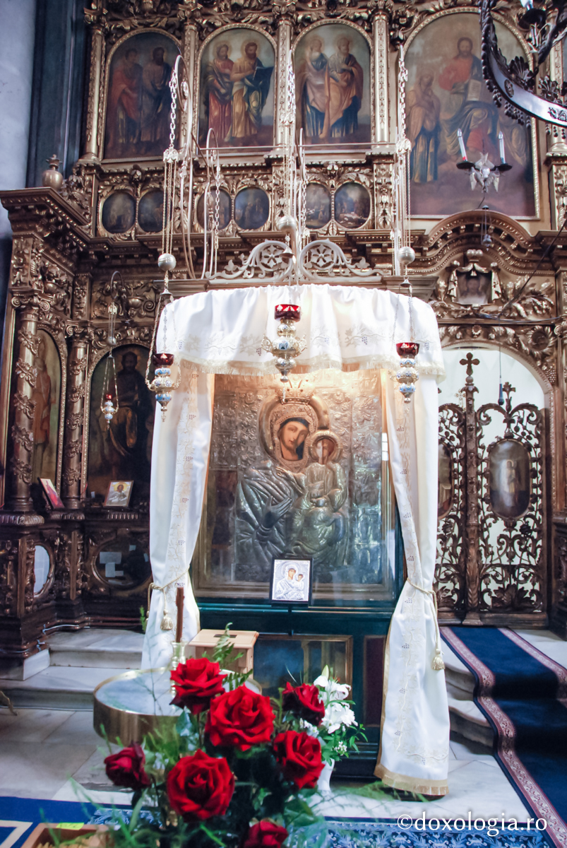 Icoana de argint a Maicii Domnului de la Mănăstirea Frumoasa