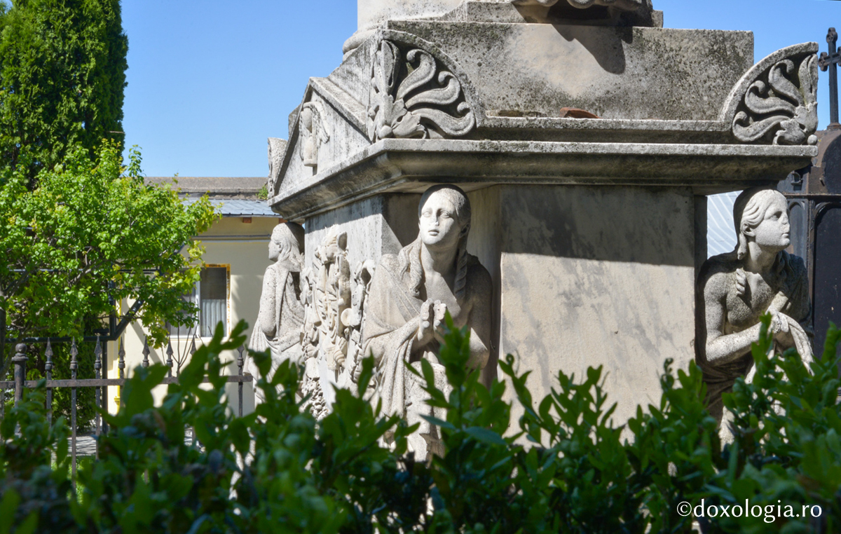 Monumentul funerar al familiei Sturdza de la Mănăstirea Frumoasa