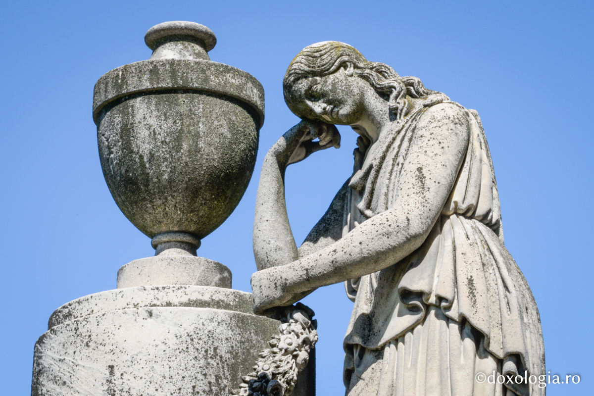 Monumentul funerar al familiei Sturdza de la Mănăstirea Frumoasa