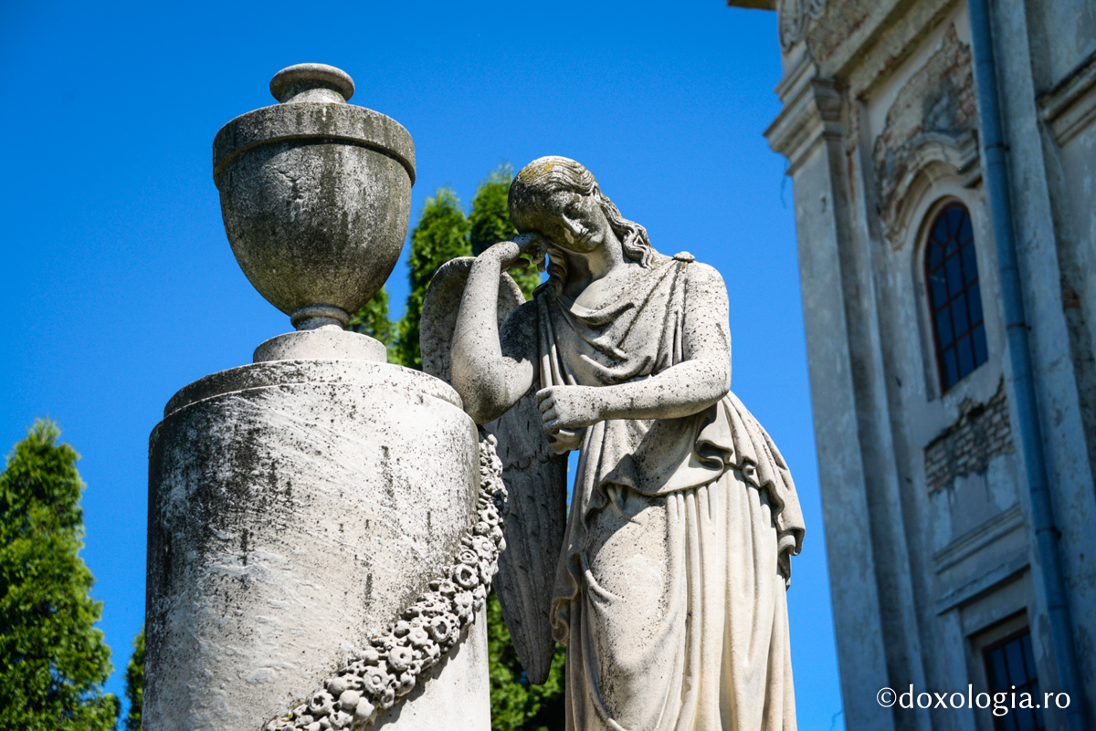 Monumentul funerar al familiei Sturdza de la Mănăstirea Frumoasa