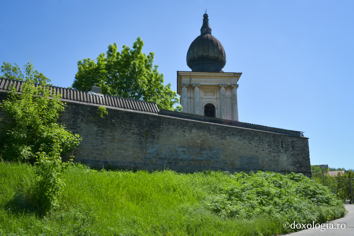 Turnul-clopotniță de la Mănăstirea Frumoasa / Foto: Oana Nechifor Turnul-clopotniță de la Mănăstirea Frumoasa din Iași