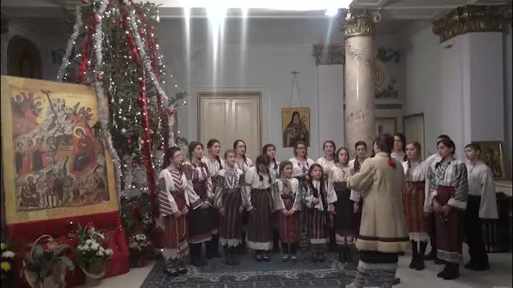 Colindători la Reședința Mitropolitană - Corul Angeli, Parohia Sf. Haralambie -Tg. Neamț