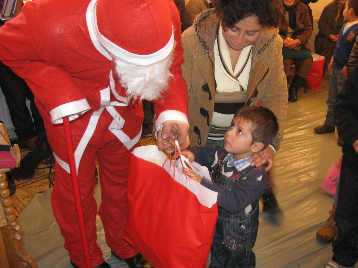 Daruri de Crăciun în Parohia Buruieneşti