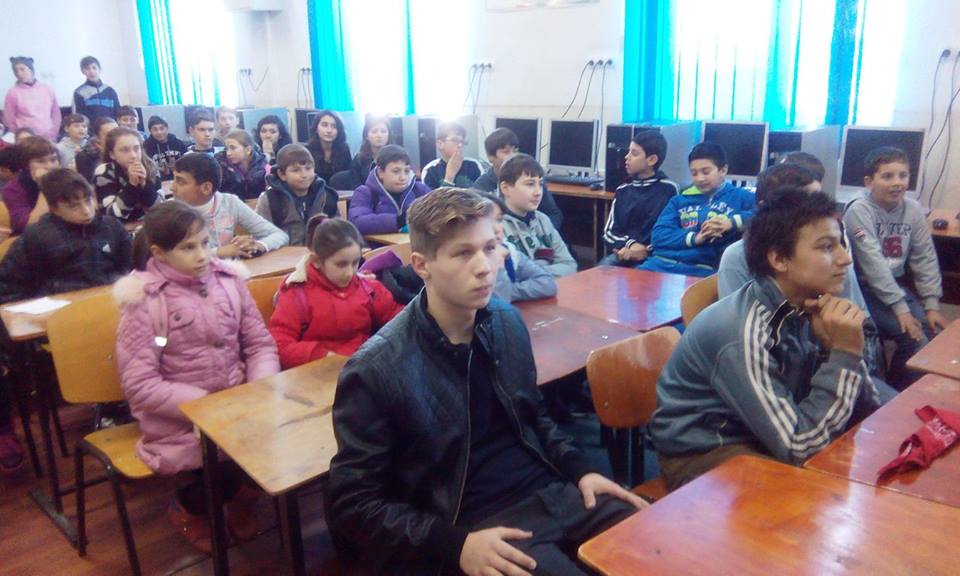 „În aşteptarea sărbătorilor“, la Şcoala Gimnazială Numărul 1 Zăneşti