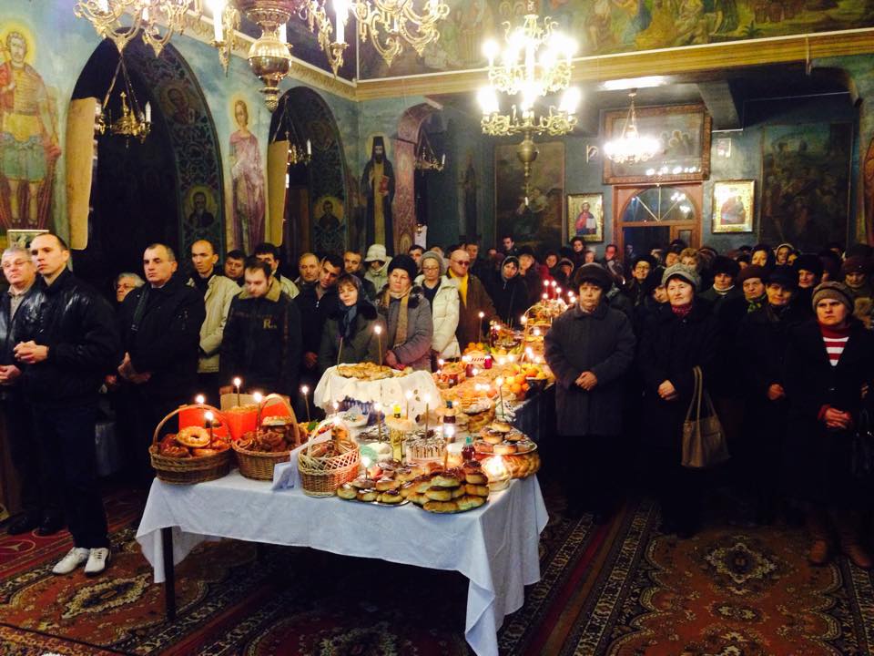 Slujbă de pomenire a părintelui Arsenie Boca, la Paşcani