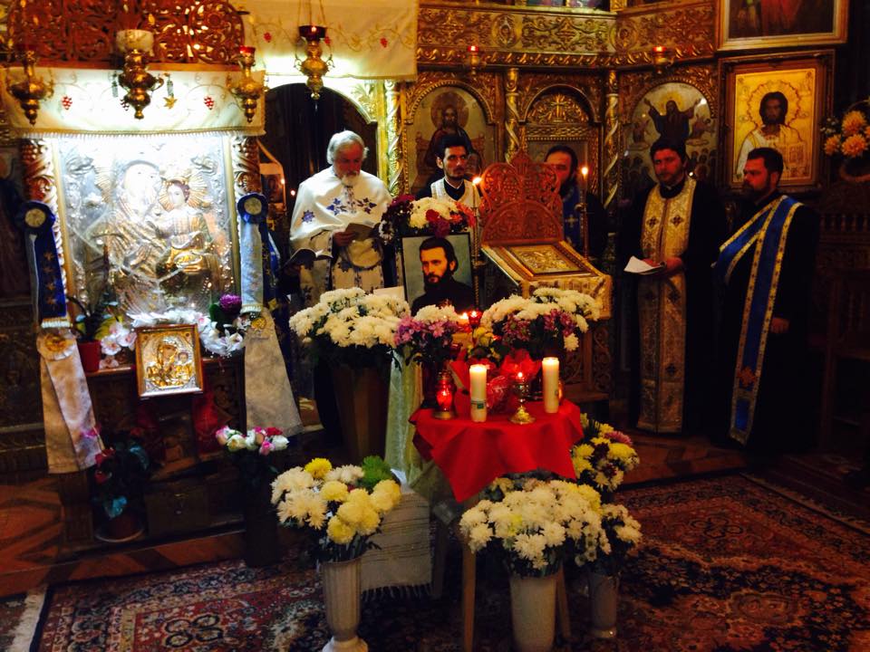 Slujbă de pomenire a părintelui Arsenie Boca, la Paşcani