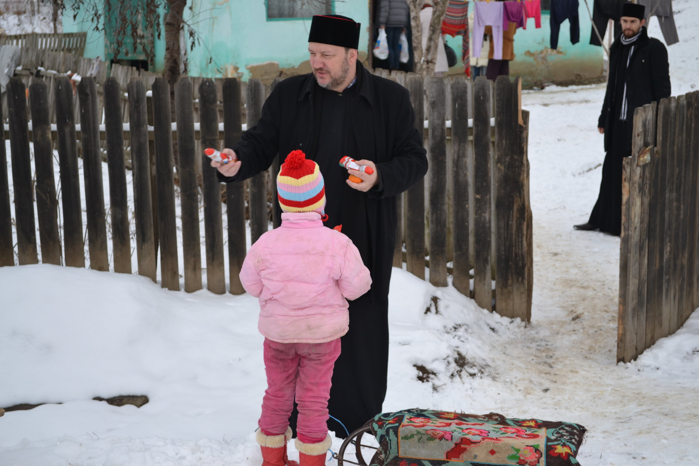 „Iar facerea de bine şi întrajutorarea să nu le daţi uitării!”
