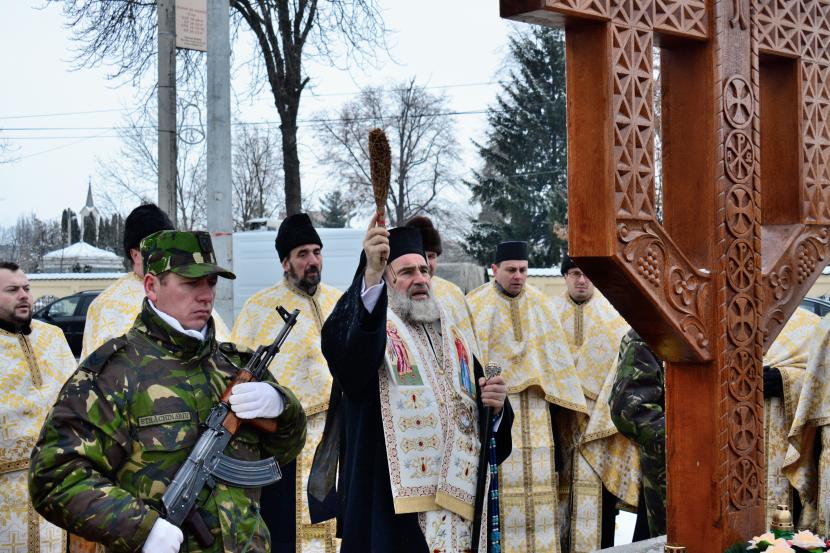 Troiţă în memoria înaintaşilor, sfinţită la Roman