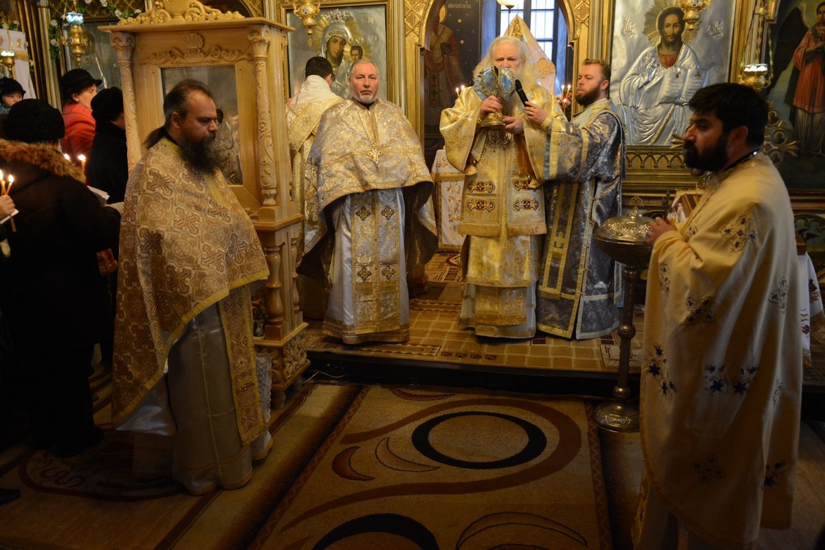 Liturghie arhierească la Biserica „Sfântul Andrei“ din Iaşi