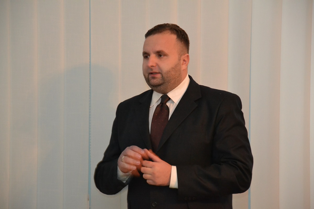 Două teze de doctorat susţinute public la Iaşi