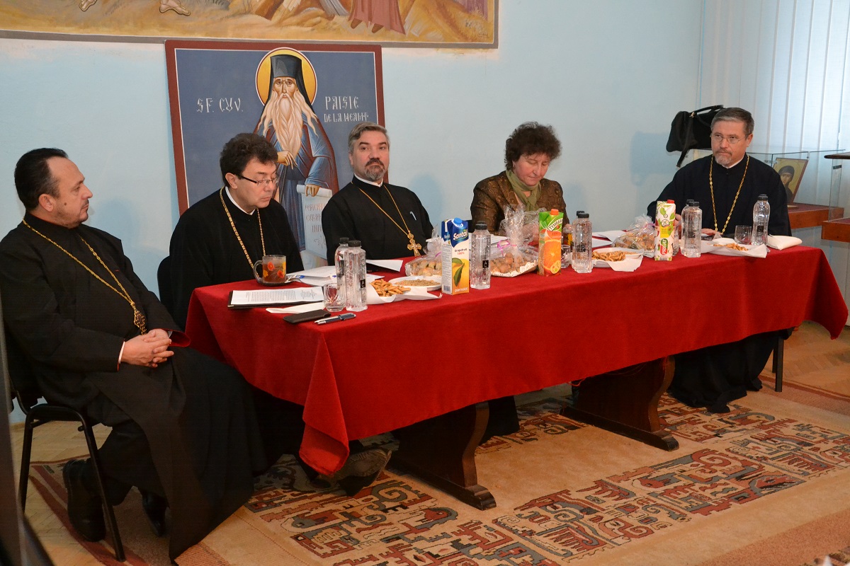 Două teze de doctorat susţinute public la Iaşi