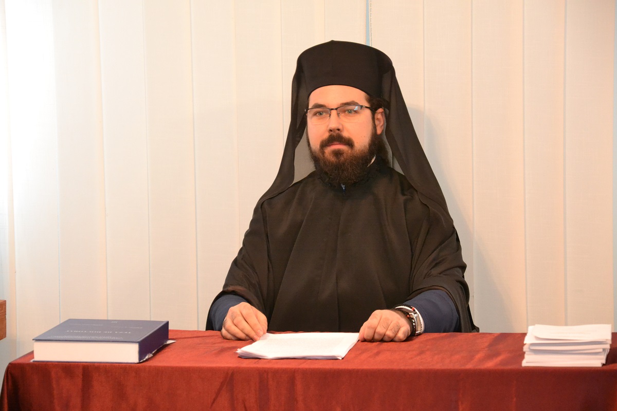 Două teze de doctorat susţinute public la Iaşi