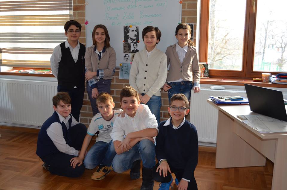 Mihai Eminescu, omagiat la Şcoala Primară şi Gimnaziul „Varlaam Mitropolitul”