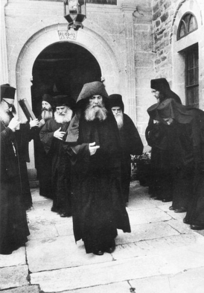 Ucenicii lui Gheron Iosif Isihastul – Părintele Efrem Filotheitul (7) Ucenicii lui Gheron Iosif Isihastul – Părintele Efrem Filotheitul (7)