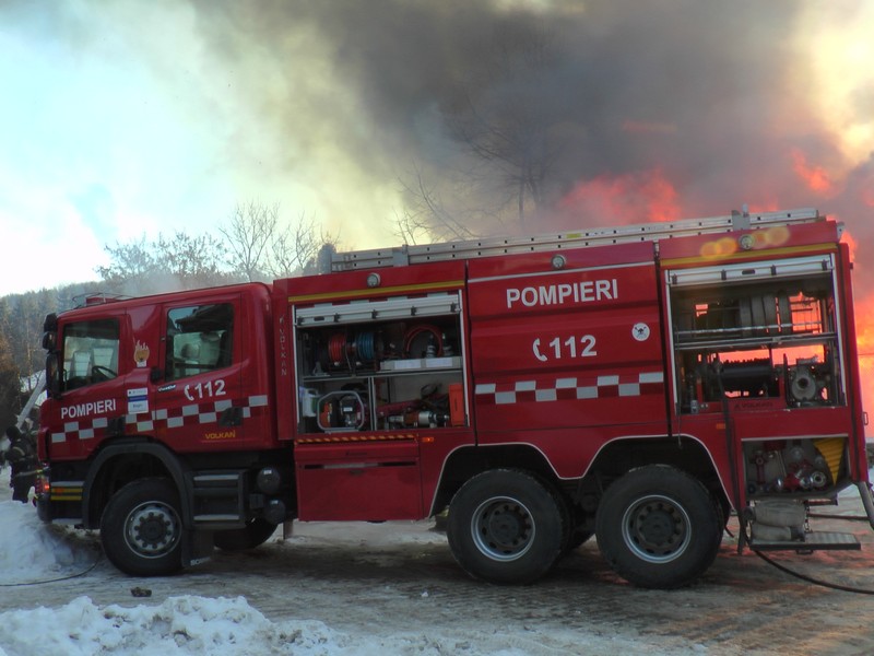 Centrul eparhial şi seminarul din Suceava, distruse în urma unui incendiu