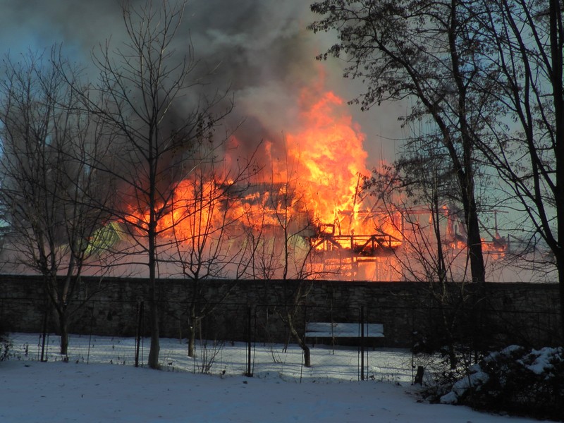 Centrul eparhial şi seminarul din Suceava, distruse în urma unui incendiu