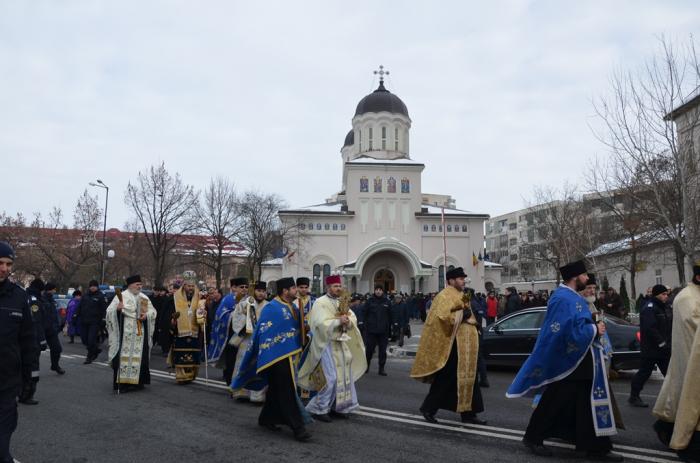 Slujba Bobotezei pe cuprinsul Patriarhiei Română văzută astăzi în 100 de imagini