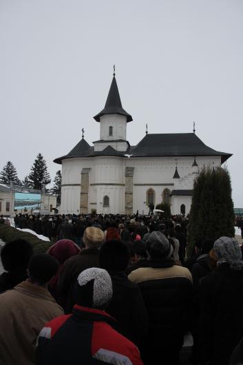 Înaltpreasfinţitul Ioachim este noul Arhiepiscop al Romanului şi Bacăului