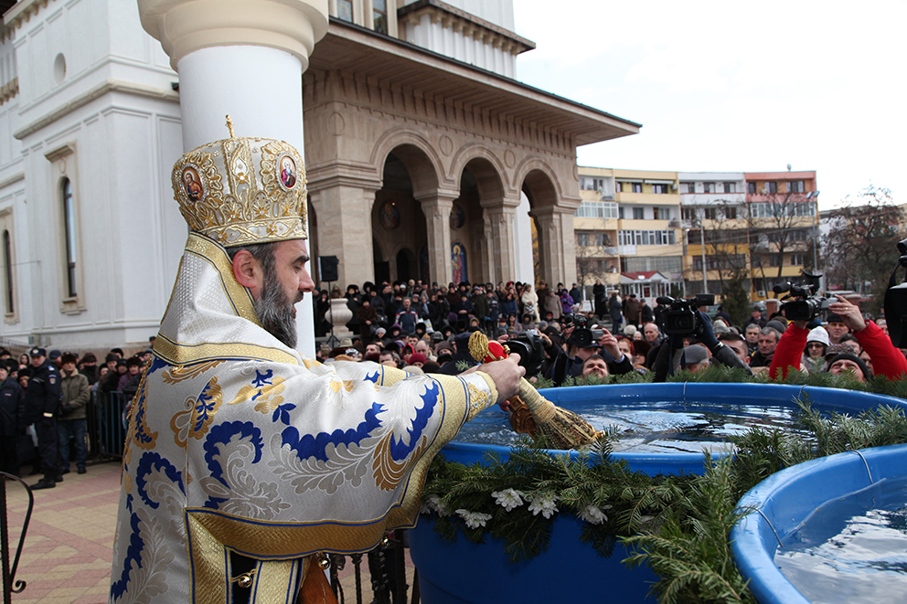 Slujba Bobotezei pe cuprinsul Patriarhiei Română văzută astăzi în 100 de imagini