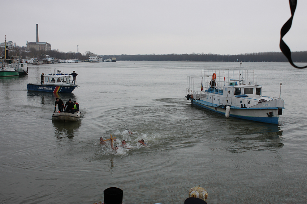 Slujba Bobotezei pe cuprinsul Patriarhiei Română văzută astăzi în 100 de imagini