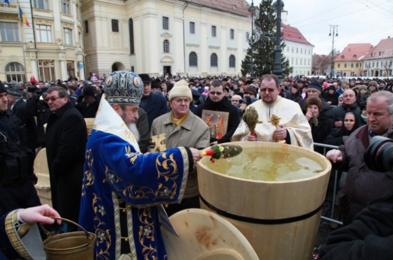 Slujba Bobotezei pe cuprinsul Patriarhiei Română văzută astăzi în 100 de imagini