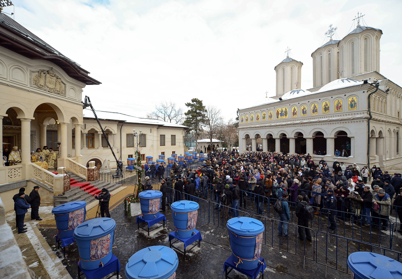 Slujba Bobotezei pe cuprinsul Patriarhiei Română văzută astăzi în 100 de imagini