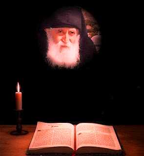 Mireasma izvorâtă dintre paginile cărţii despre Sfântul Paisie Aghioritul