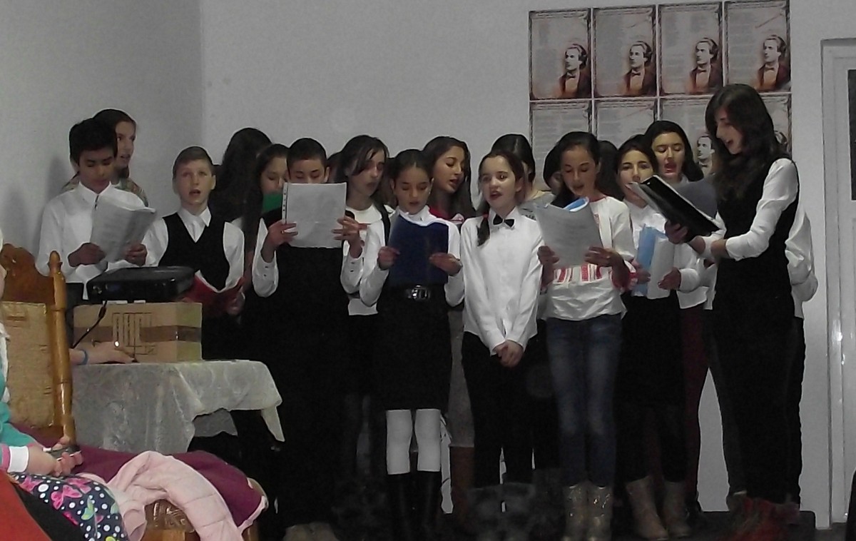 Seară literară dedicată lui Eminescu, la Hârlău