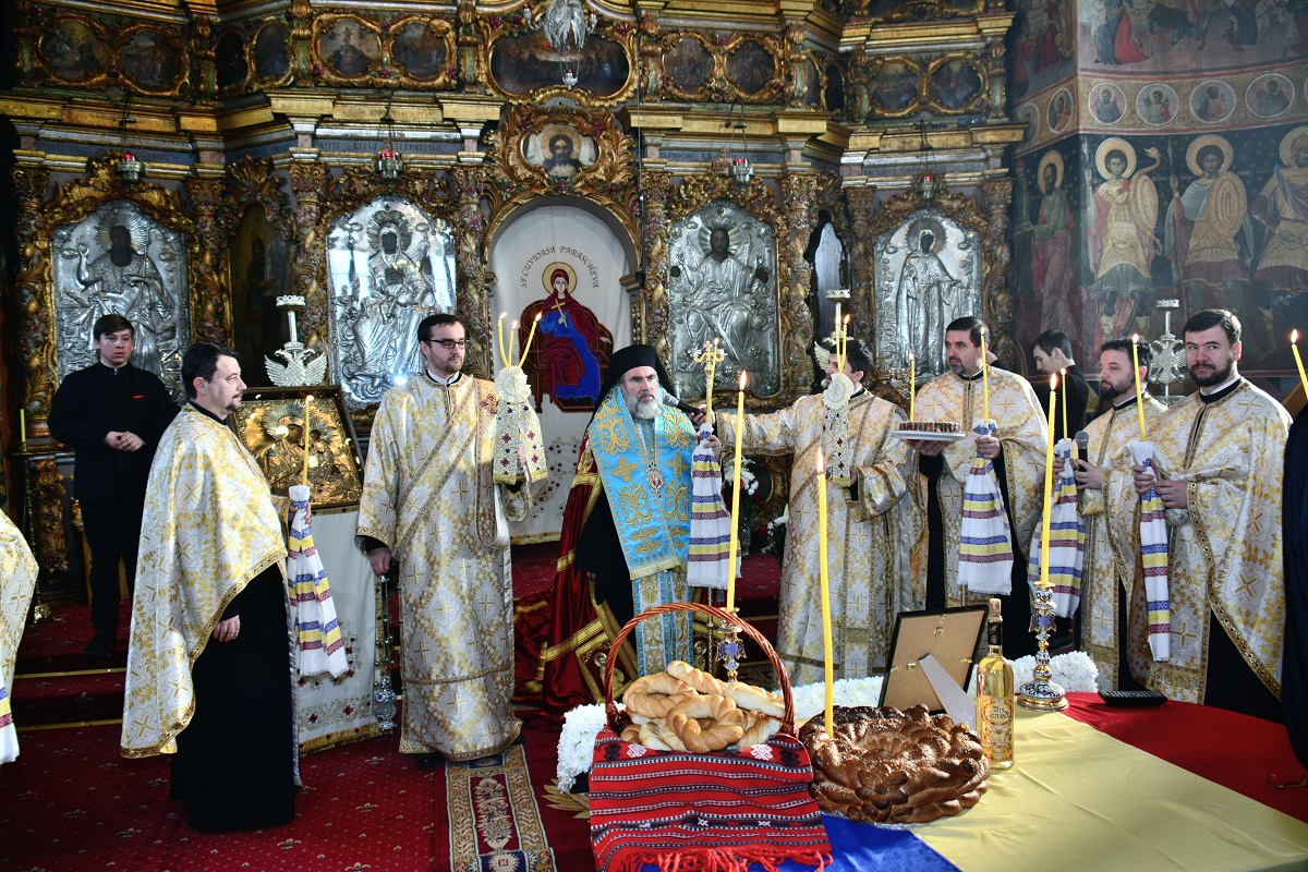 Poetul Mihai Eminescu, evocat în Eparhia Romanului şi Bacăului