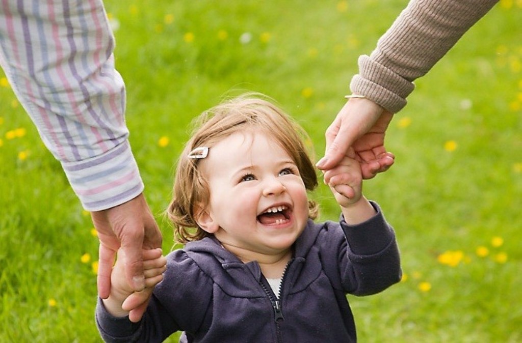 „Tati, noi suntem o familie?”