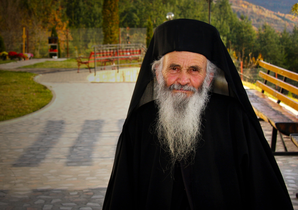 Cât de dulce este Iisus! Este numai bucurie, dragoste, pace, seninătate, veselie. Cât de dulce este Iisus!