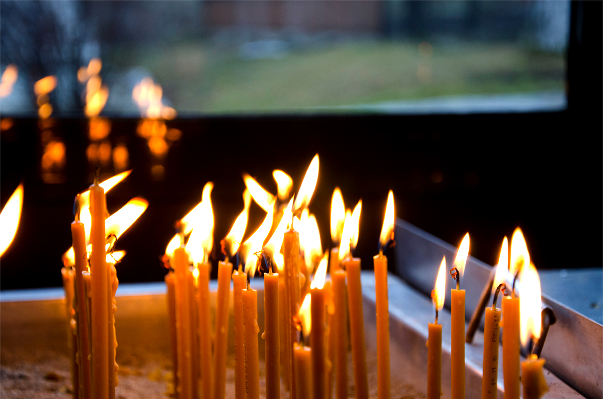 lumânări aprinse