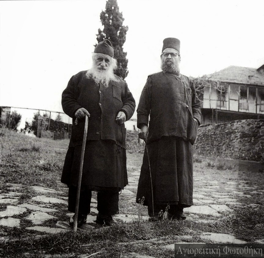 Evlaviosul şi simplul Ilie, primul său dascăl – Viața părintelui Haralambie Dionisiatul (11)