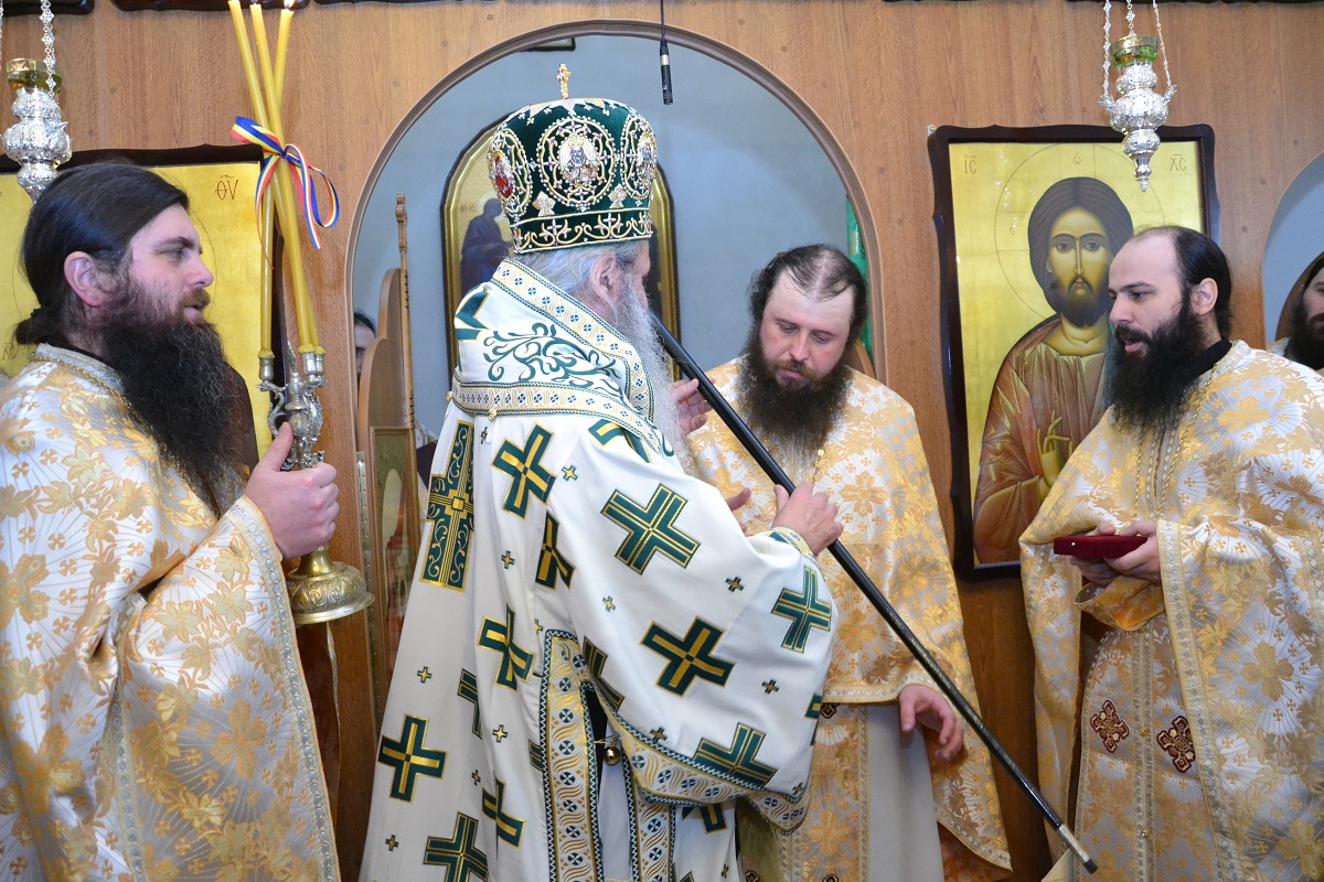 Hram şi hirotesie întru arhimandrit la Mănăstirea Zosin