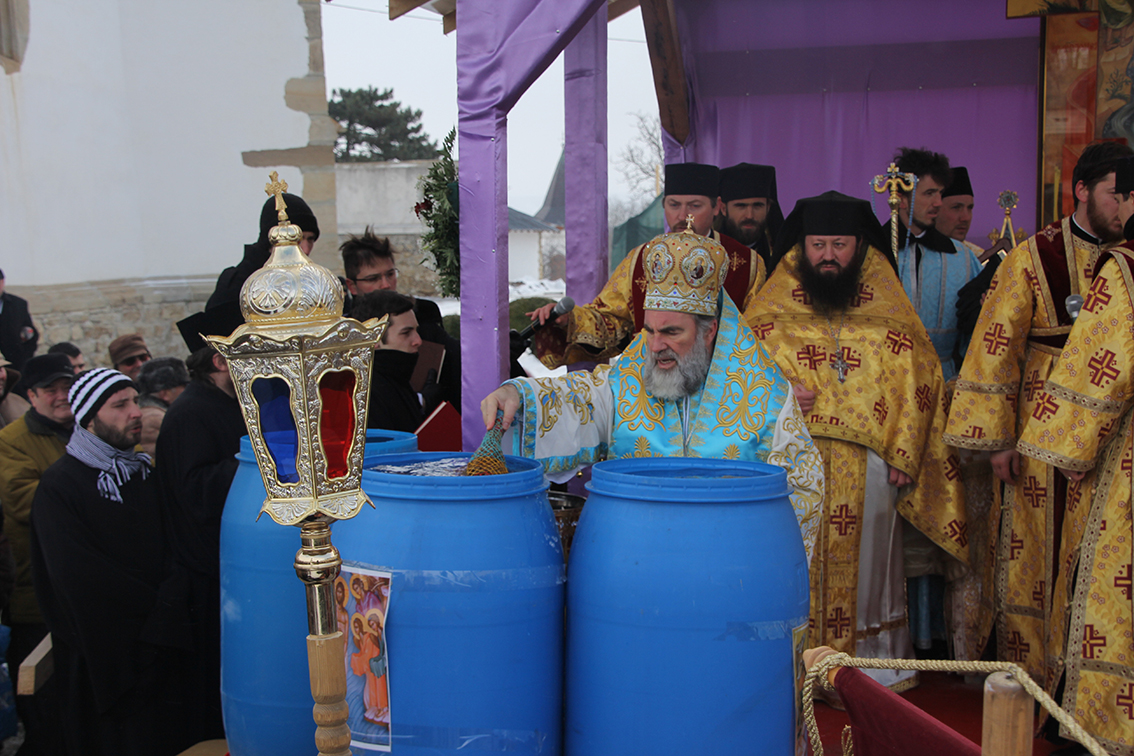 Slujba Bobotezei pe cuprinsul Patriarhiei Română văzută astăzi în 100 de imagini