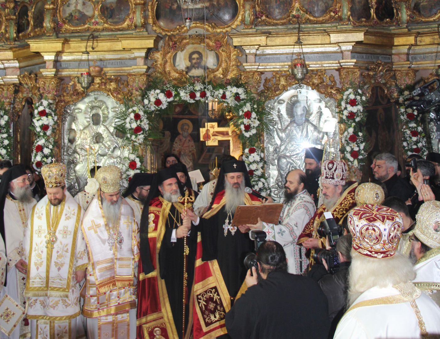 Înaltpreasfinţitul Ioachim este noul Arhiepiscop al Romanului şi Bacăului