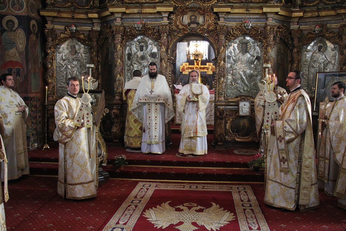 Cinstirea Sfântului Ioan Gură de Aur, la Roman