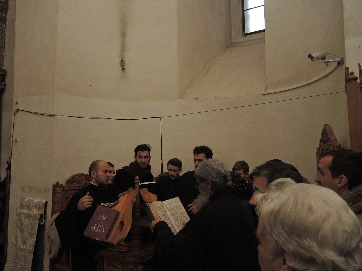 Sfântă Liturghie săvârşită de IPS Mitropolit Teofan la Mănăstirea Bârnova