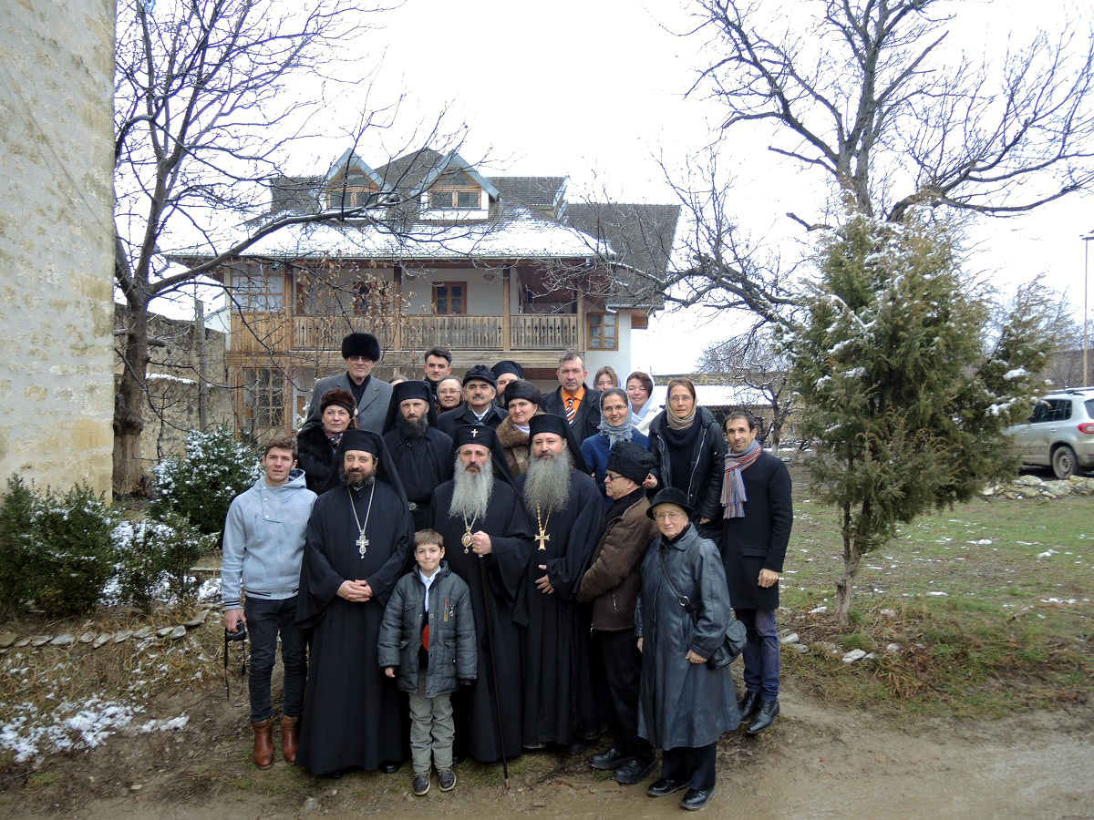 Sfântă Liturghie săvârşită de IPS Mitropolit Teofan la Mănăstirea Bârnova