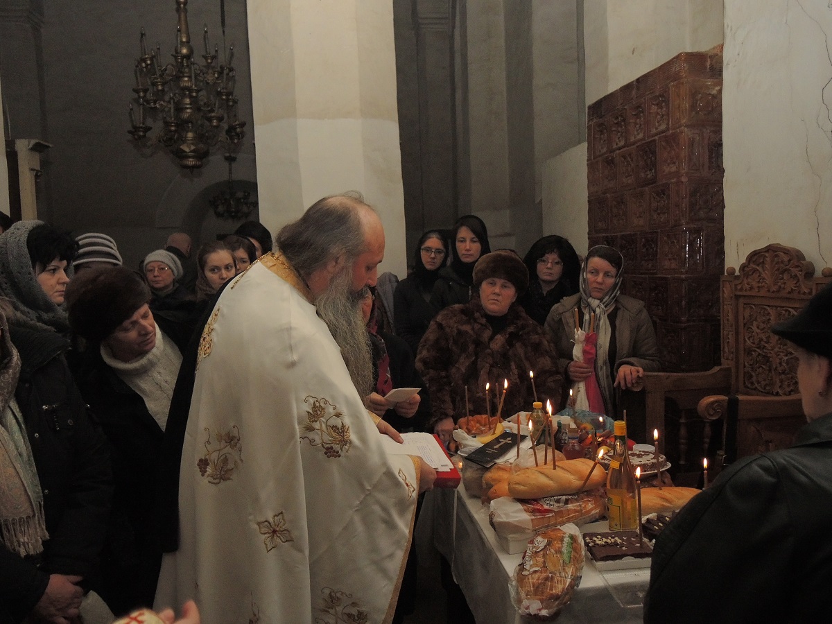 Sfântă Liturghie săvârşită de IPS Mitropolit Teofan la Mănăstirea Bârnova