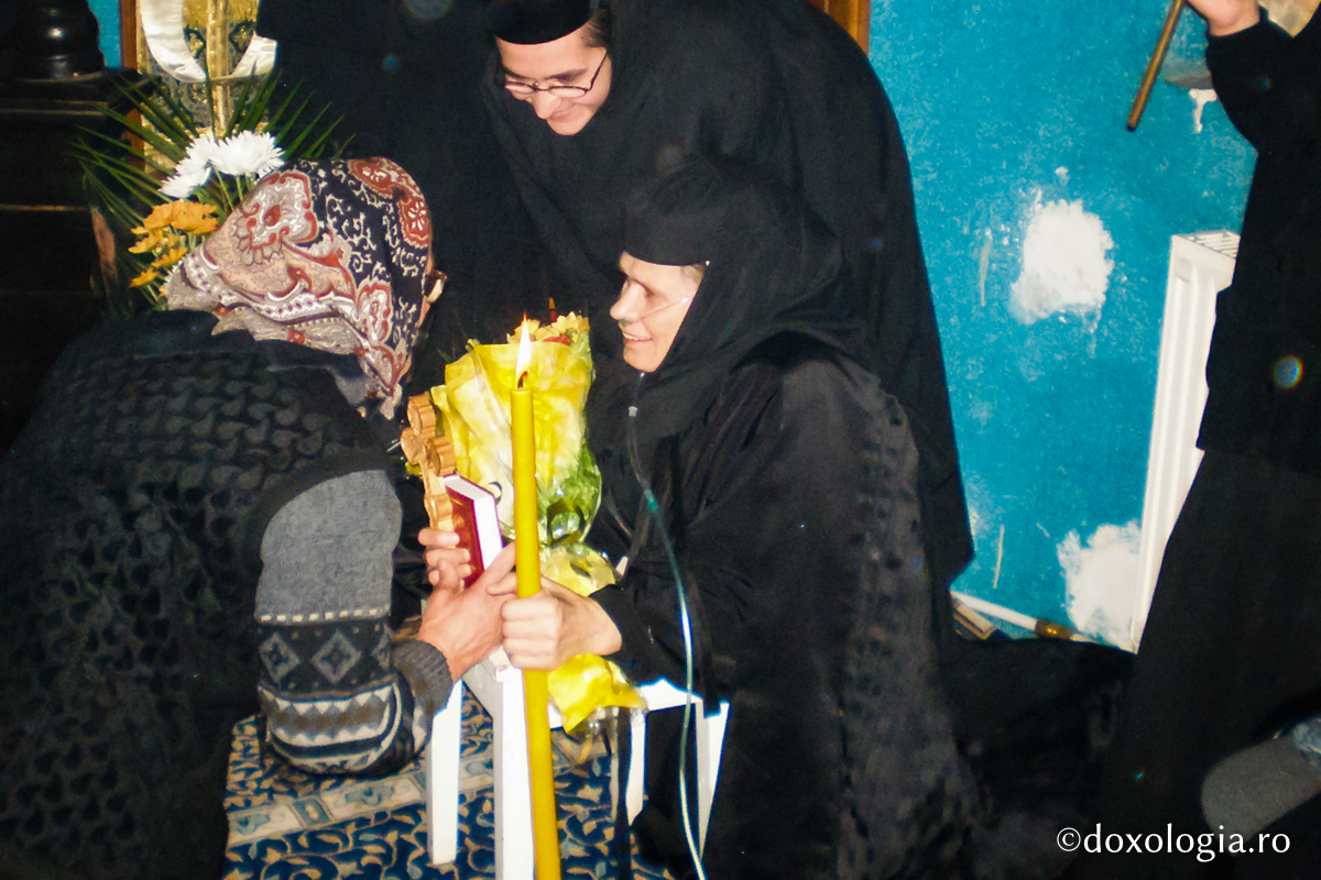 Voturile monahale ‒ jurăminte ce se fac în faţa Sfântului Altar, pentru toată viața